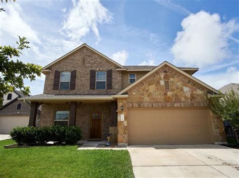 Zillow has 23 photos of this $474,000 3 beds, 2 baths, 2,415 Square Feet single family home located at 714 Enchanted Rock Trl, Georgetown, TX 78633 built in 2006. MLS #3055860.